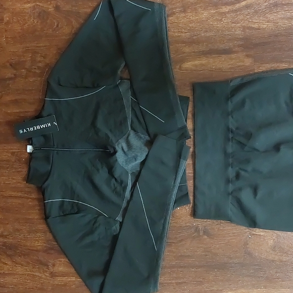 Kimberly  Co  work out set - Picture 2 of 6